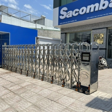 Cổng Xếp Inox Tại Sacombank
